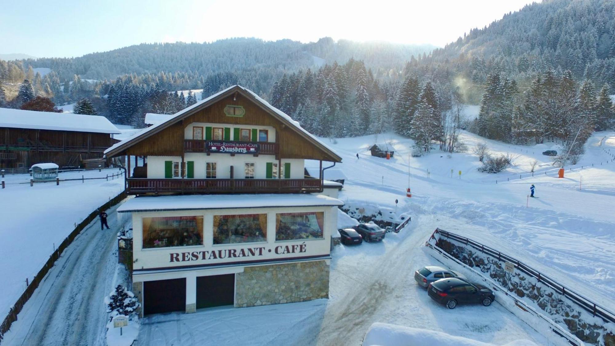 Hotel Restaurant Hausberg ガルミッシュ・パルテンキルヒェン エクステリア 写真