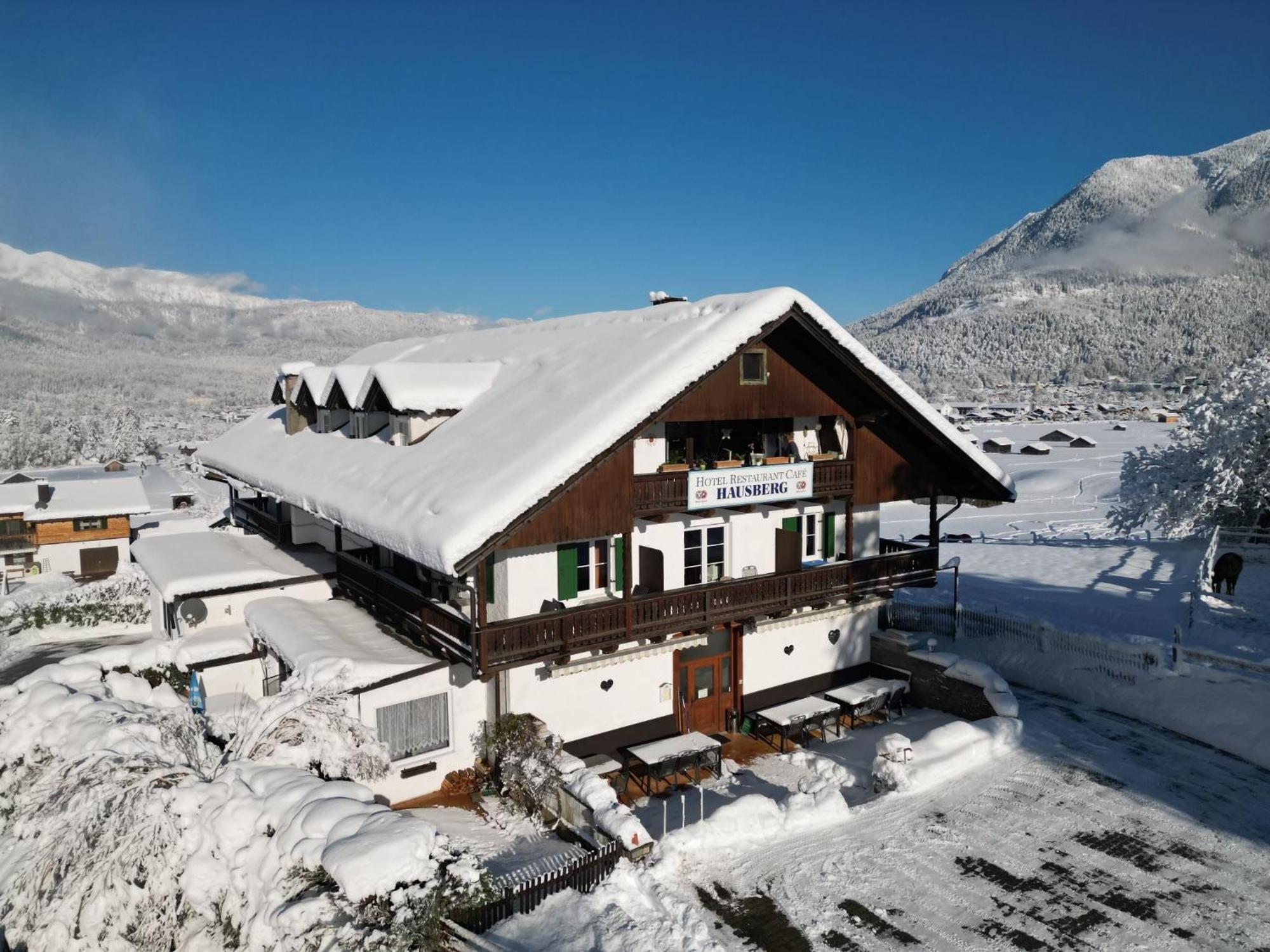 Hotel Restaurant Hausberg ガルミッシュ・パルテンキルヒェン エクステリア 写真